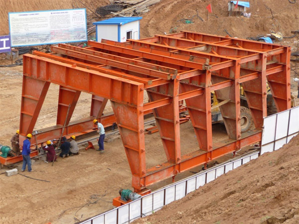 Tunnel lining jumbo